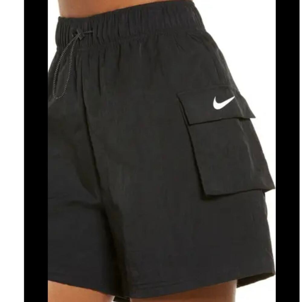 Nike Women's Black Nylon Loose Fit high rise cargo athletic shorts size XS NEW